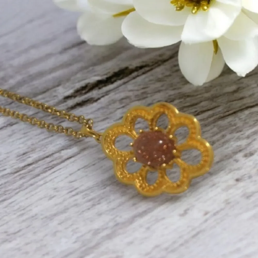N/A gold tone